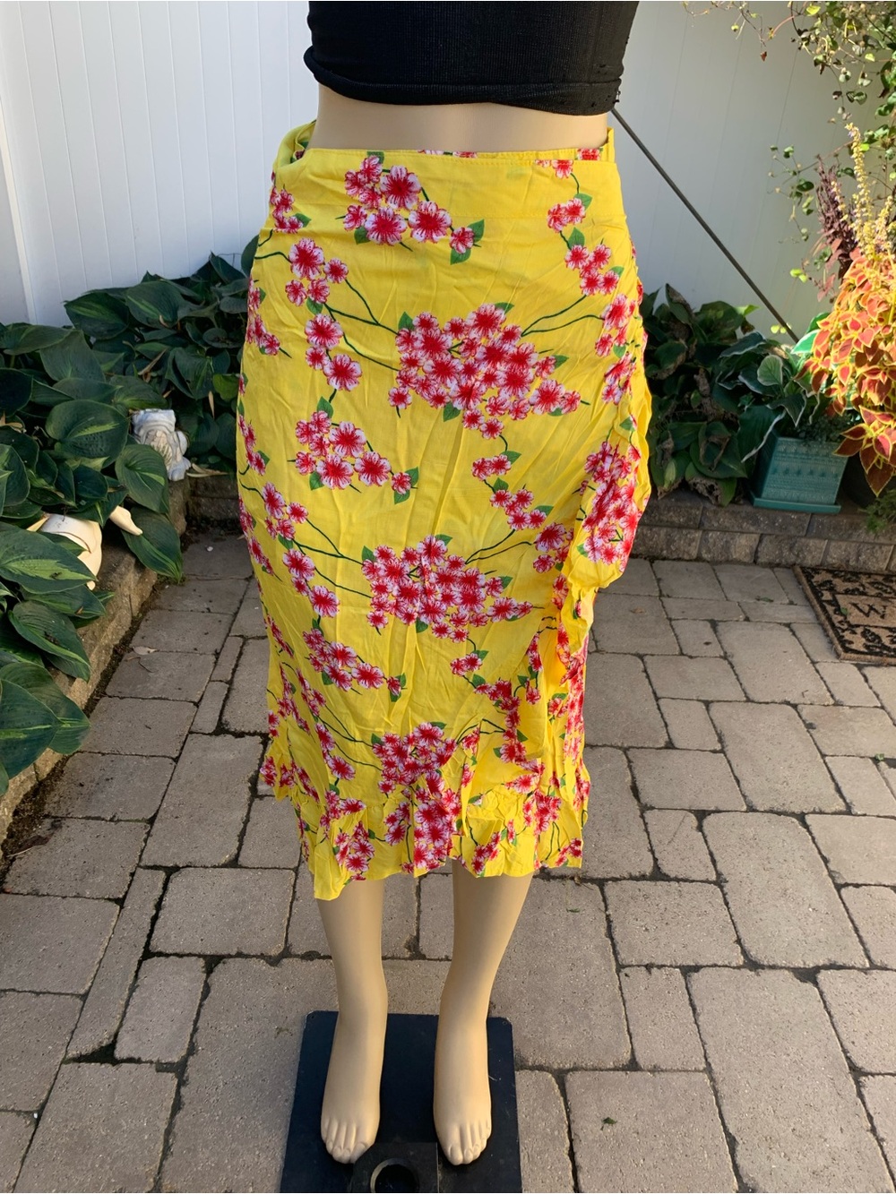 Overlap Floral yellow Pink skirt size M
